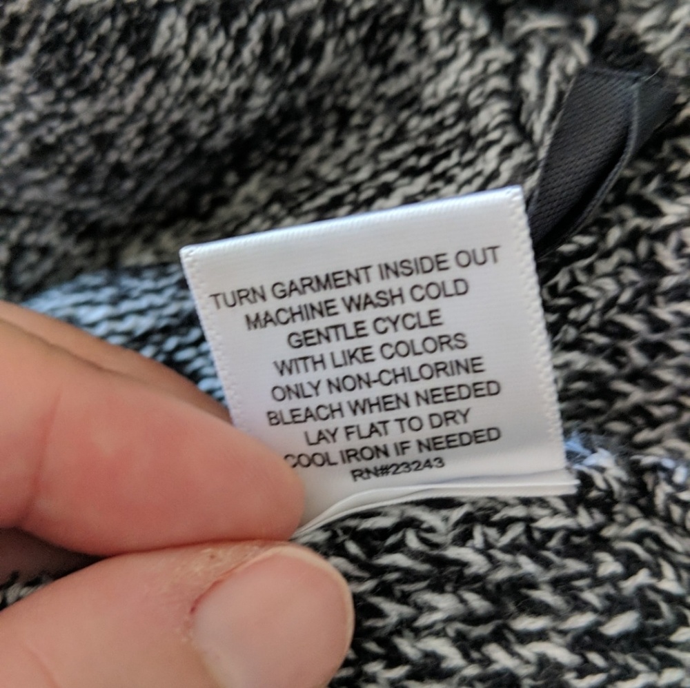 New York and Company knit sweater - Picture 3 of 4